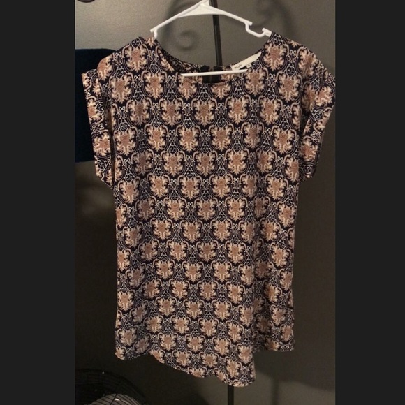 Clothes - Picture 4 of 8